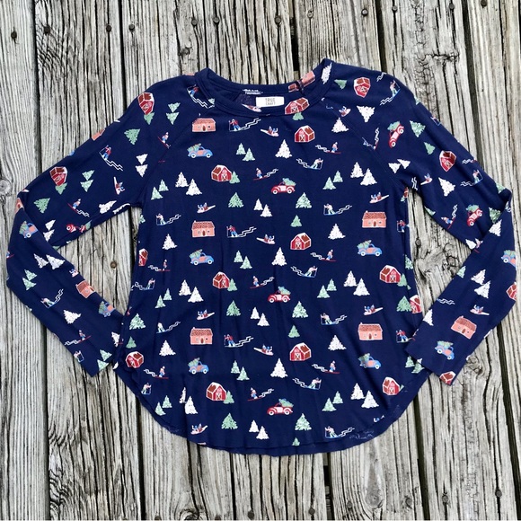 2/$10 NEW Ladies M TRUE CRAFT Blue Tree Farm Holiday Printed Waffle Thermal Top - Picture 1 of 7